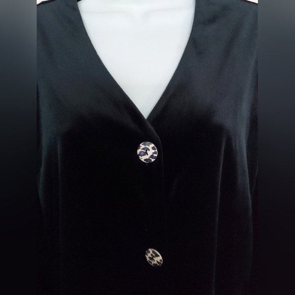 Skirt set by Personality - Picture 2 of 11